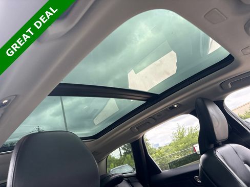 Used 2019 Volvo XC60 T5 Momentum w/ Premium Package FWD image 12