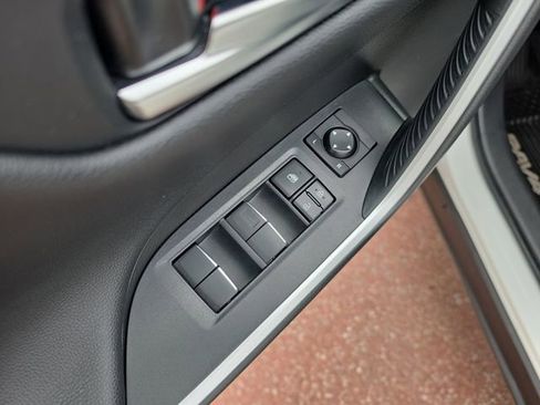 Used 2020 Toyota RAV4 Limited AWD/4WD image 11