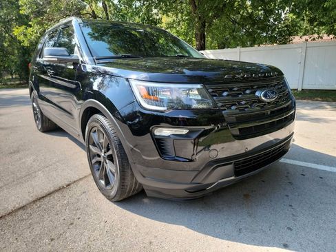 Used 2018 Ford Explorer XLT w/ Equipment Group 202A image 1