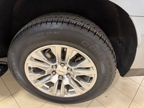 Used 2022 GMC Yukon Denali AWD/4WD image 30
