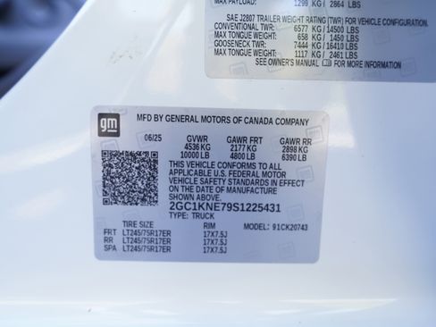 Used 2025 Chevrolet Silverado 2500 LT w/ Convenience Package image 46