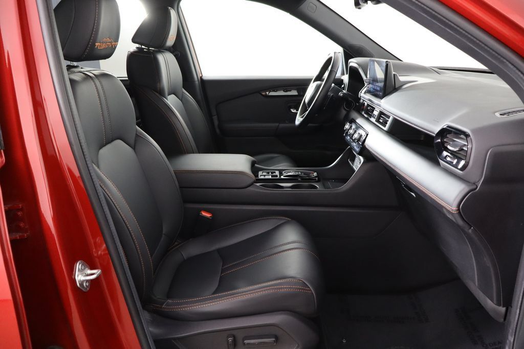 Used 2024 Honda Pilot TrailSport image 18