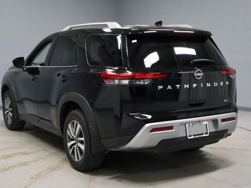 Used 2024 Nissan Pathfinder SL image 10