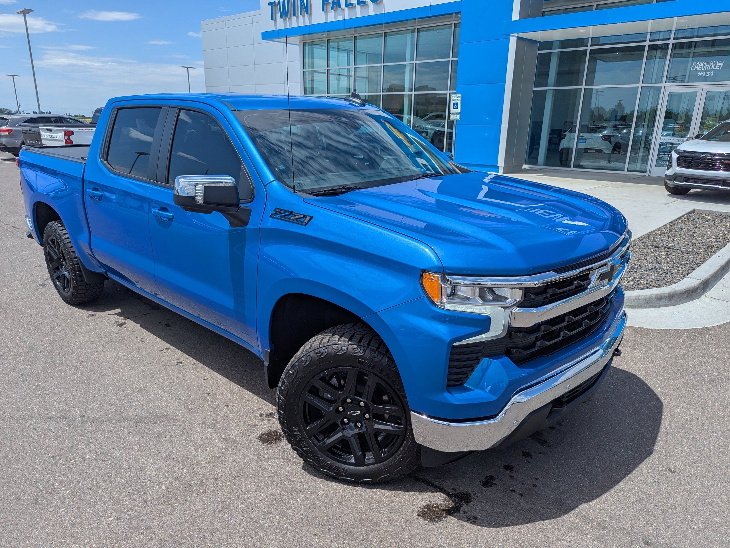 Used 2026 Chevrolet Silverado 1500 LT AWD/4WD image 4