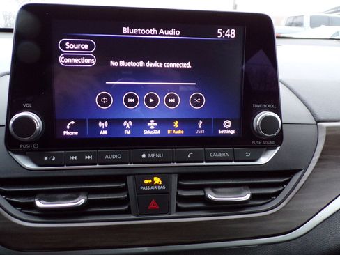 Used 2024 Nissan Altima 2.5 SV image 21