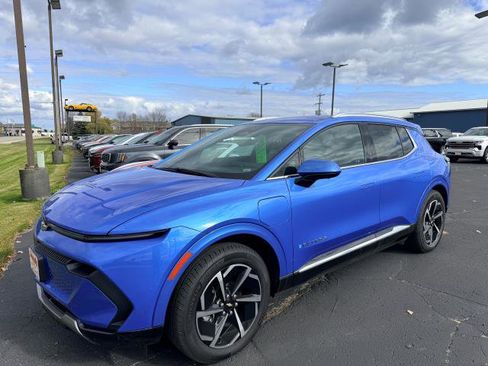 Used 2025 Chevrolet Equinox EV LT w/ Convenience Package image 1