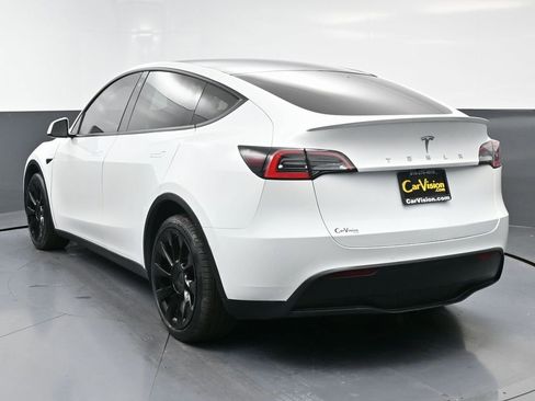Used 2021 Tesla Model Y 2WD image 6