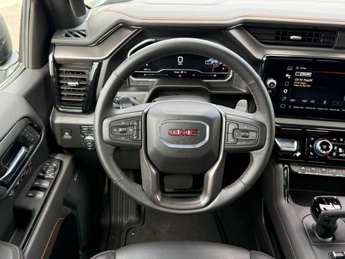 Used 2025 GMC Sierra 1500 AT4 w/ AT4 Premium Package AWD/4WD image 20