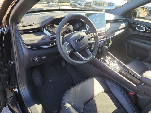 New 2026 Jeep Compass Latitude image 16