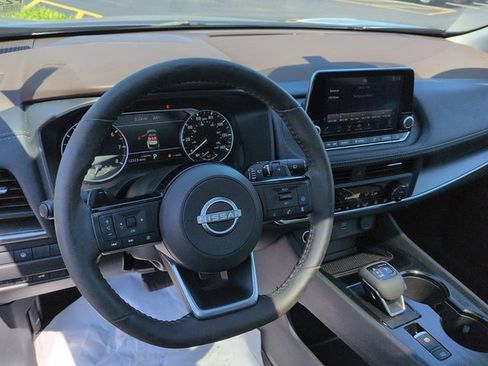 Used 2023 Nissan Rogue SV w/ SV Premium B Package FWD image 12