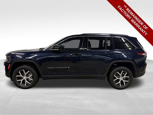 Used 2023 Jeep Grand Cherokee Limited image 2