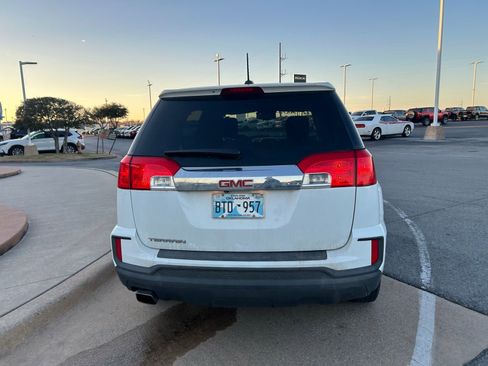 Used 2016 GMC Terrain SL image 8