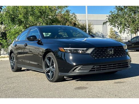 Used 2025 Honda Accord Sport image 6