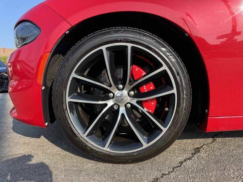 Used 2015 Dodge Charger SE w/ Power Sunroof Group RWD image 9