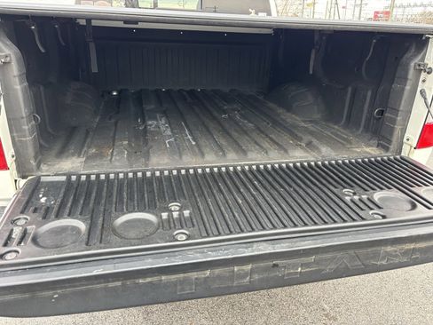 Used 2017 Nissan Titan S image 3