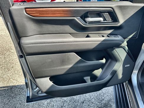 New 2026 GMC Yukon Denali w/ Sun & Power Step Package image 21