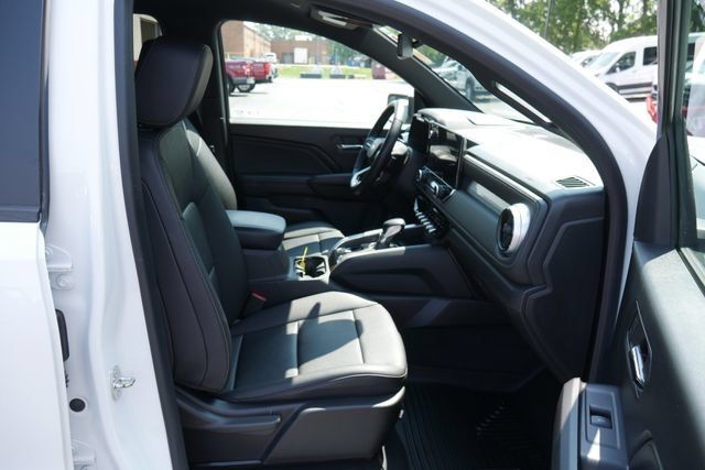 Used 2023 Chevrolet Colorado LT w/ LT Convenience Package III AWD/4WD image 26