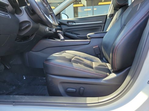 Used 2025 Nissan Altima 2.5 SR FWD image 16