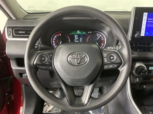 Used 2025 Toyota RAV4 XLE image 25