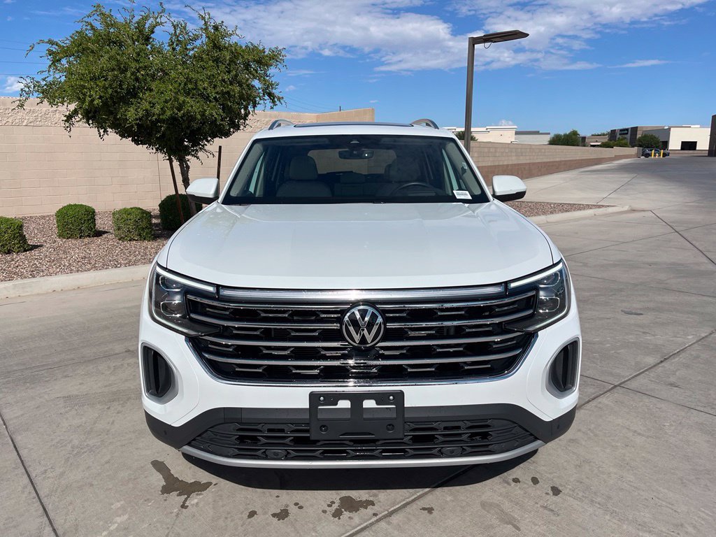 Used 2025 Volkswagen Atlas SEL AWD/4WD image 4