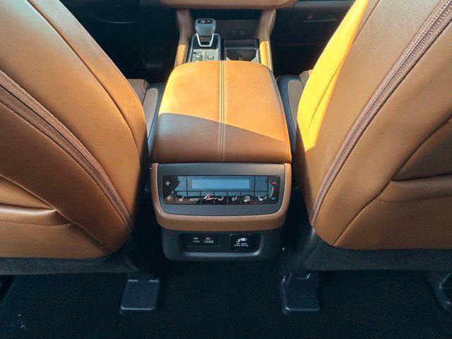 Certified 2025 Nissan Pathfinder Platinum AWD/4WD image 26