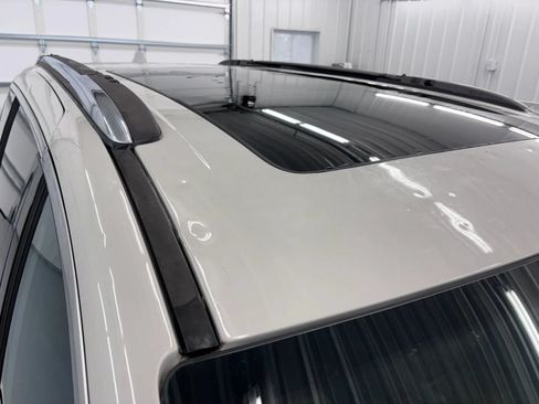 Used 2017 Chrysler Pacifica Limited w/ UConnect Theater Package FWD image 25