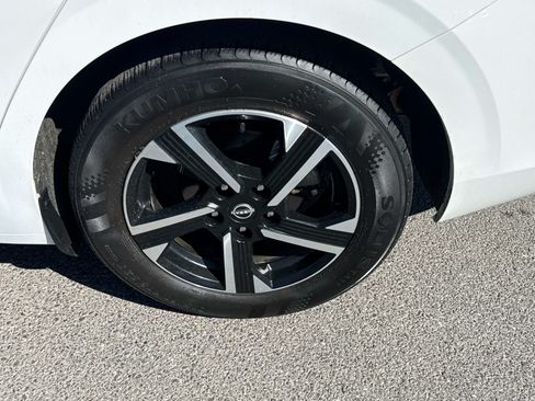 Used 2024 Nissan Sentra SV FWD image 7