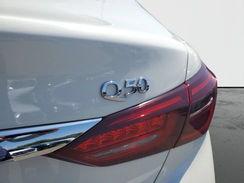Used 2020 INFINITI Q50 Luxe RWD image 6
