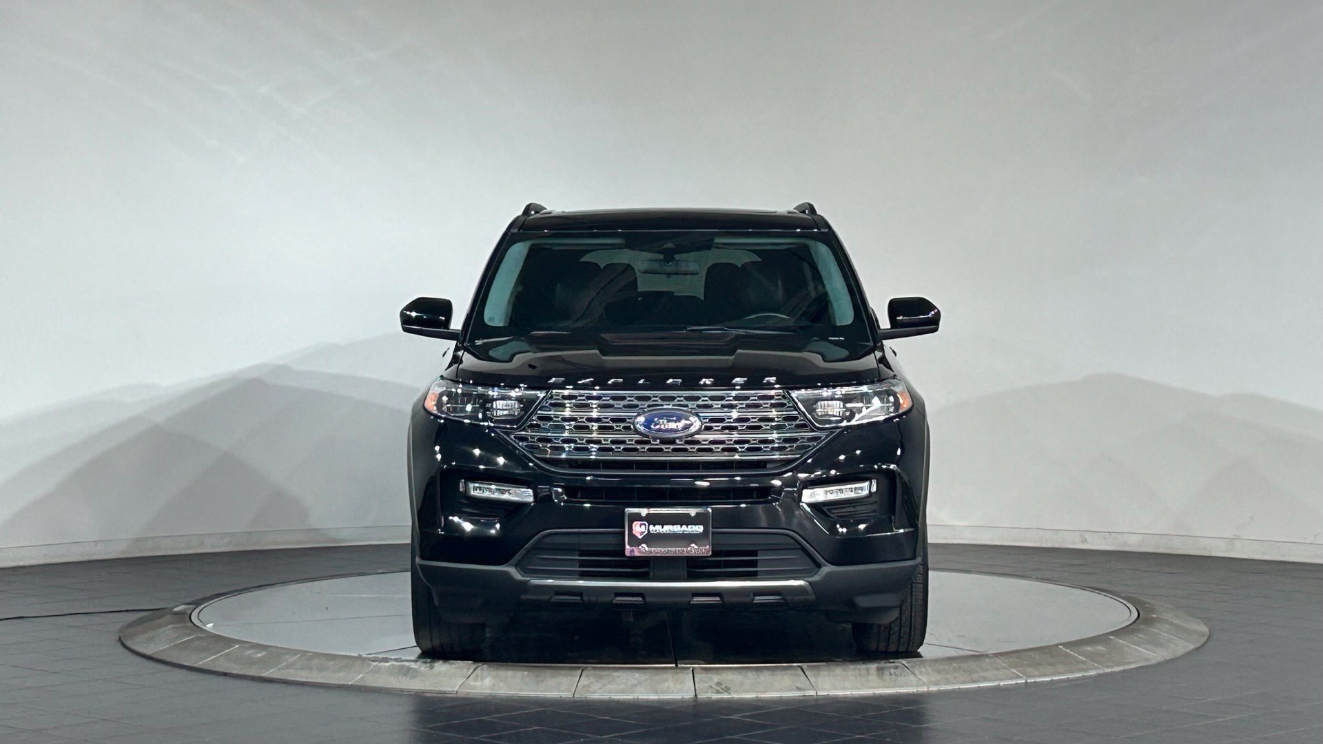 Used 2022 Ford Explorer XLT w/ Equipment Group 202A AWD/4WD image 3