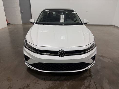 New 2026 Volkswagen Jetta SE image 8
