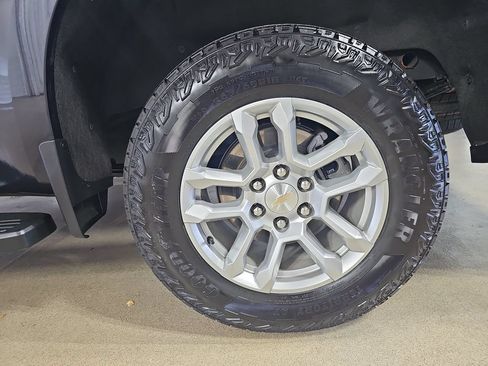 Certified 2023 Chevrolet Silverado 1500 LT w/ Protection Package AWD/4WD image 38