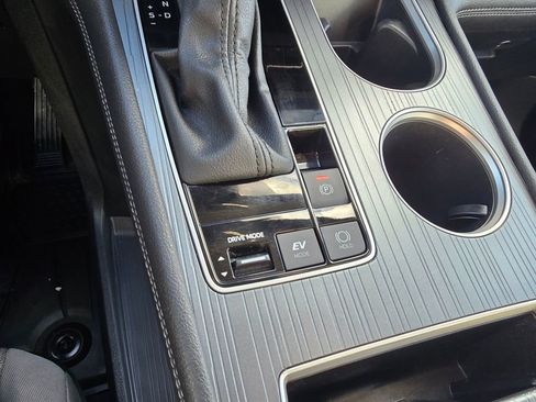 Used 2025 Toyota Sienna LE image 26