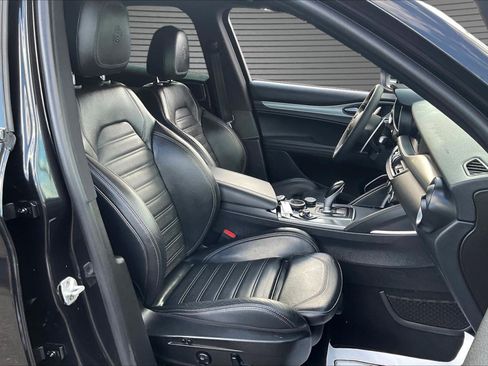Used 2018 Alfa Romeo Stelvio Ti Sport AWD/4WD image 27