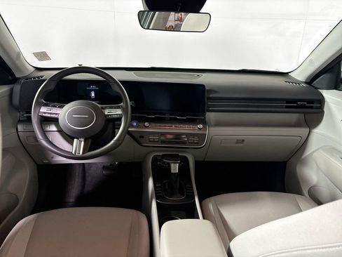 Used 2025 Hyundai Kona SEL image 12