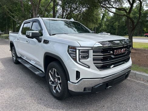 Used 2023 GMC Sierra 1500 SLT w/ SLT Premium Package AWD/4WD image 4