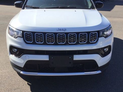 Used 2025 Jeep Compass Limited AWD/4WD image 2