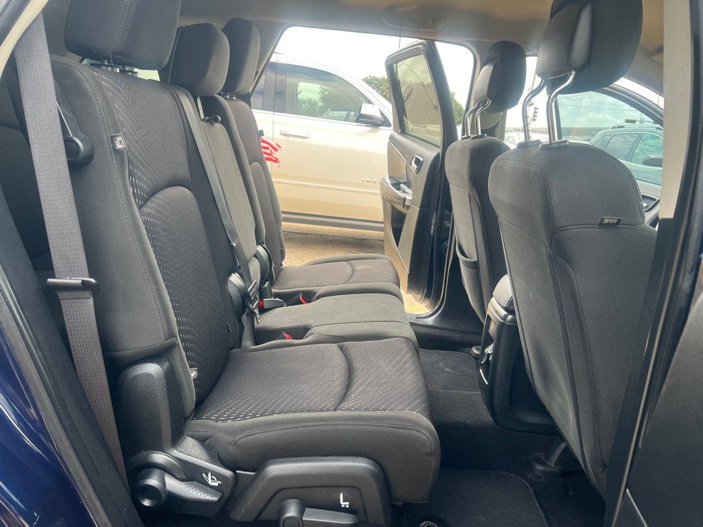 Used 2019 Dodge Journey SE FWD image 15