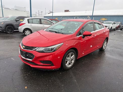 Used 2017 Chevrolet Cruze LT w/ Convenience Package image 3