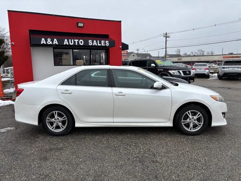 Used 2014 Toyota Camry SE w/ Leather Package image 6