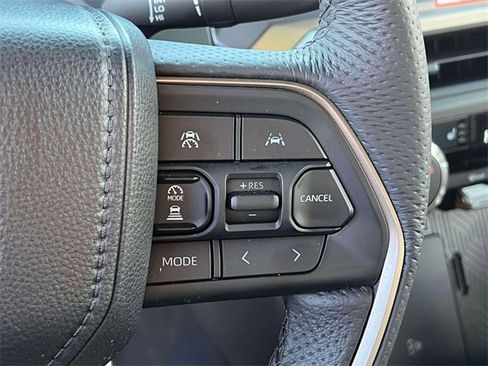 Certified 2025 Toyota Tacoma SR5 image 27