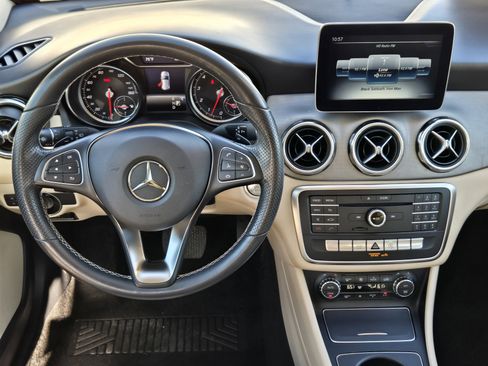 Used 2019 Mercedes-Benz GLA 250 image 38