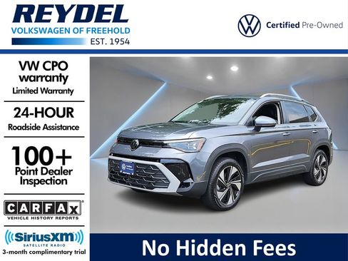 Certified 2025 Volkswagen Taos SE w/ Panoramic Sunroof Package AWD/4WD image 1