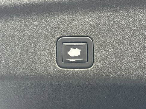 Used 2021 Chevrolet Tahoe LT image 35