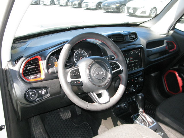 Used 2023 Jeep Renegade Trailhawk AWD/4WD image 13