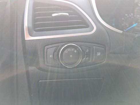 Used 2021 Ford Edge SEL image 23