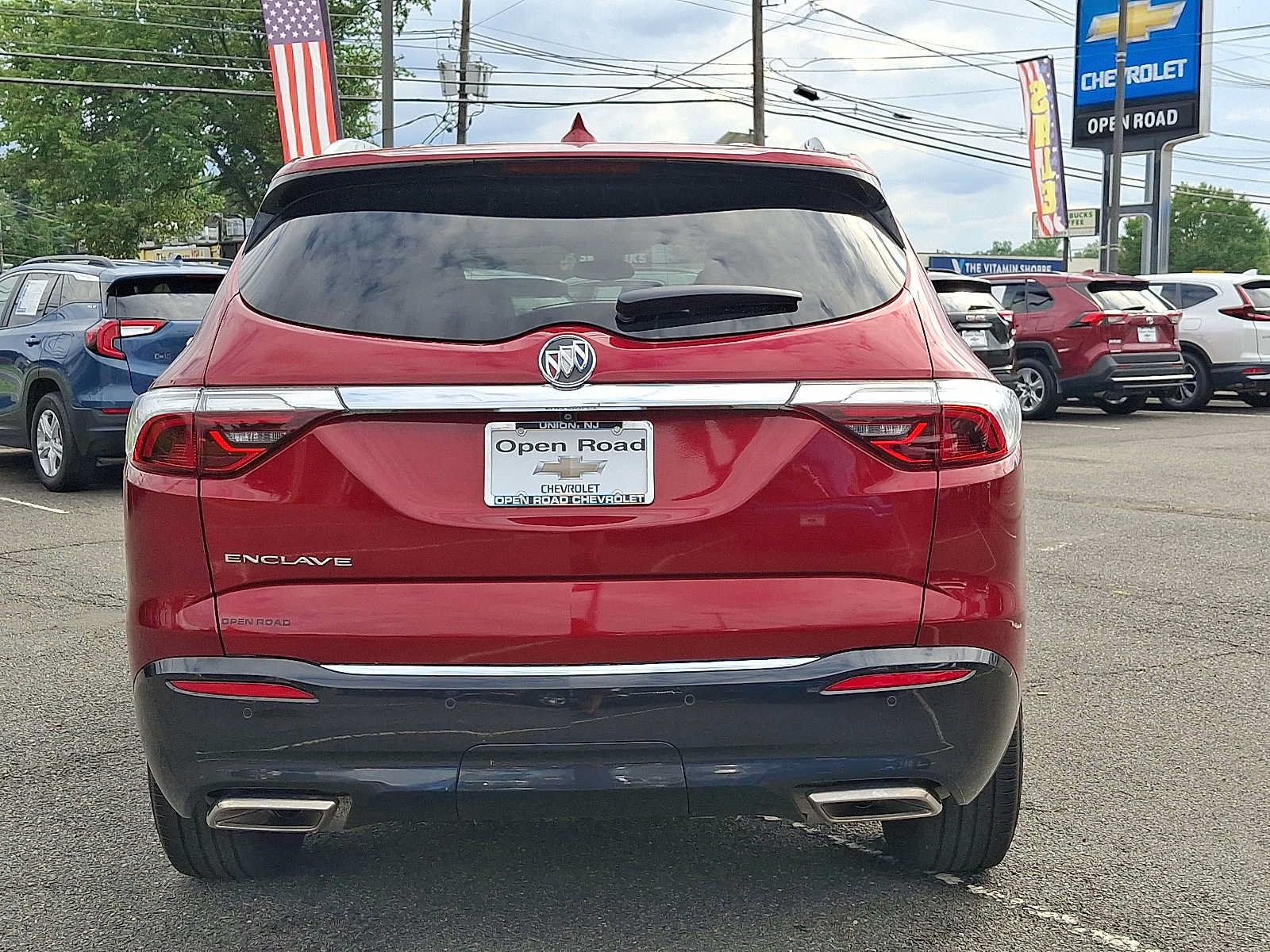 Used 2023 Buick Enclave Essence FWD image 5