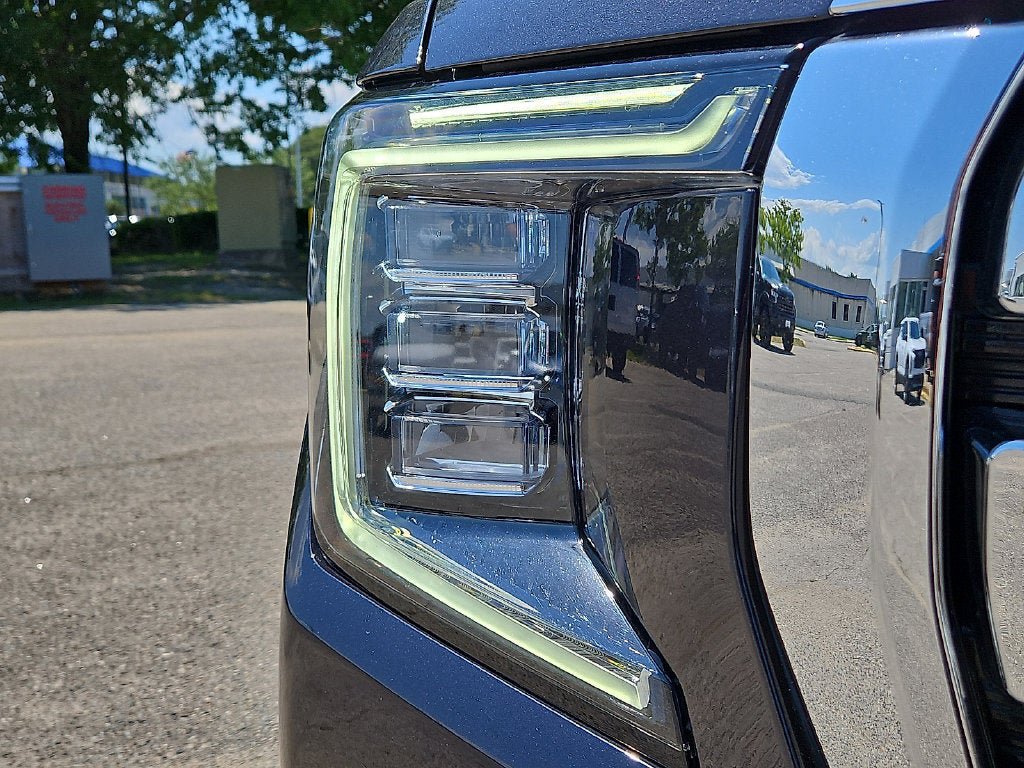 Certified 2023 GMC Yukon SLT AWD/4WD image 9