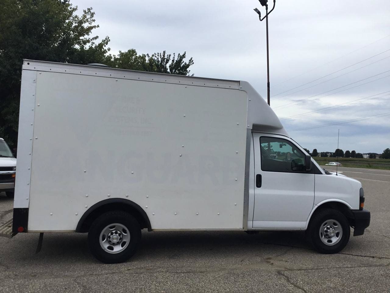 Used 2020 Chevrolet Express 3500 w/ Power Convenience Package RWD image 4