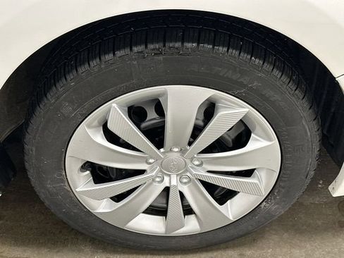 Used 2023 Subaru Impreza 2.0i image 5