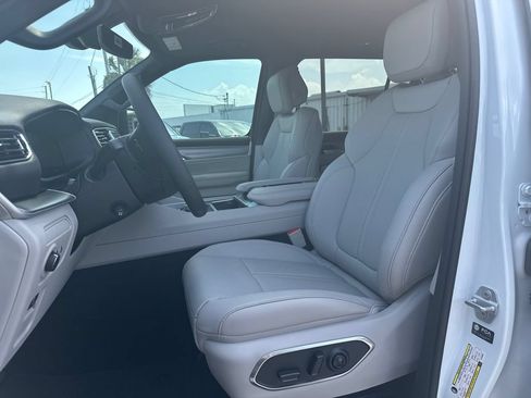 New 2026 Jeep Grand Wagoneer 2WD w/ Premium Group I image 12